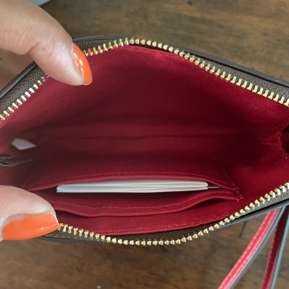 NWT Coach Wristlet - Picture 5 of 16